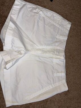 Hardly worn Vineyard Vine Capri Shorts